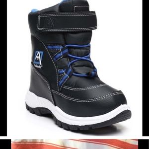 NIB Boy’s Avalanche Snow Boots 11 Toddler